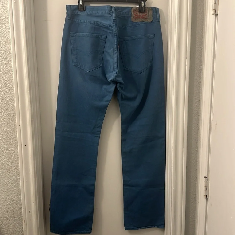 Levi's 501  Mens Jeans Size 32x32 blue Straight Fit Button Fly Denim